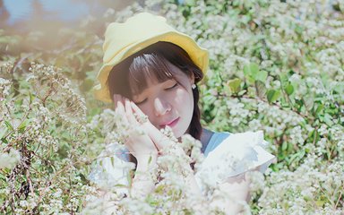 床上的痴缠生活原画质